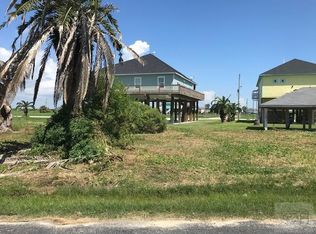 962 Gateway Rd, Crystal Beach, TX 77650