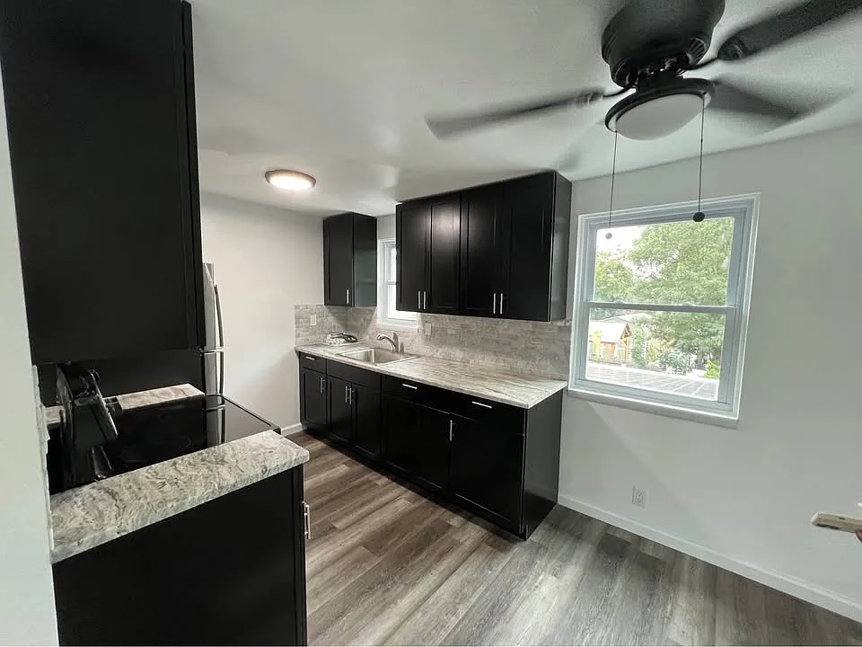 2 bed, 604 sqft, $2,750 — Photo 2