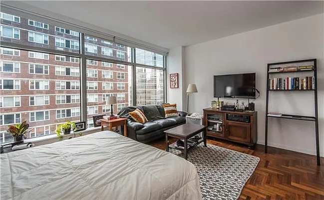 Sold by New York Realty Solutions | media 3