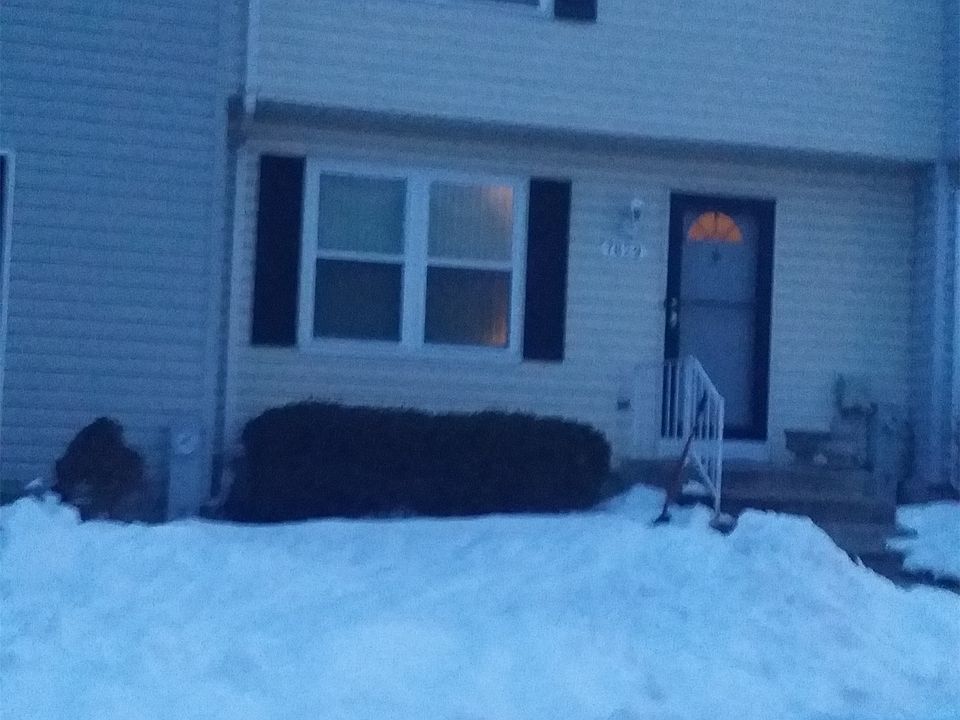 2nd image of 7829 Rolling Vista Ct