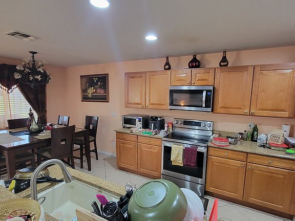 3rd image of 2087 SW Newport Isles Blvd