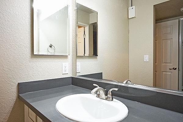 2nd image of 450 Canyon Oaks Dr APT B