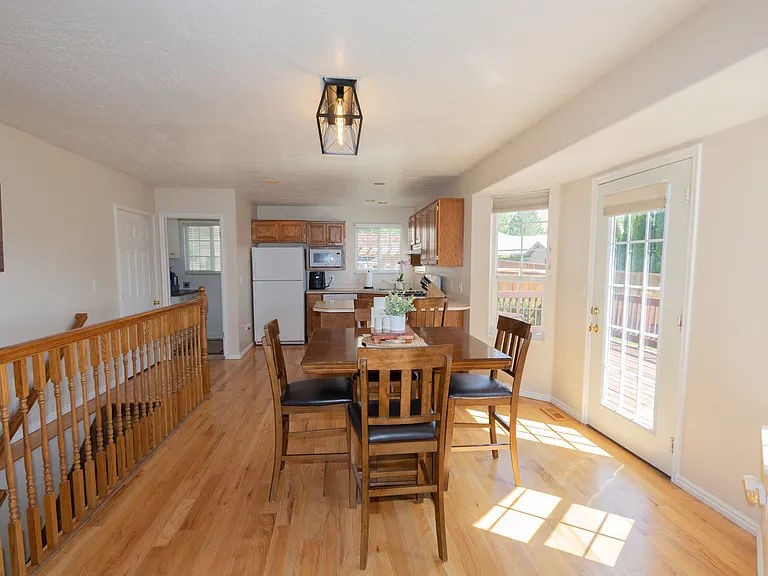 1452 Mountain Rd — Photo 6