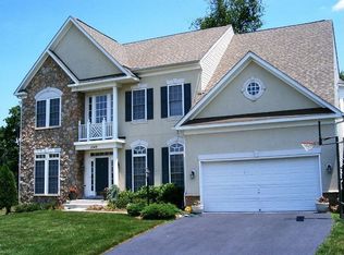 1543 Coomber Ct, Herndon, VA 20170