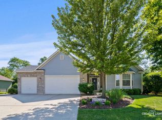 1612 Hoover Trl, McHenry, IL 60051