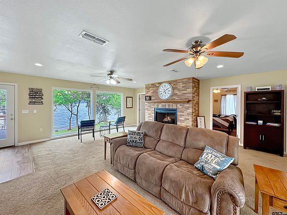 5th image of 993 Beachside Dr
