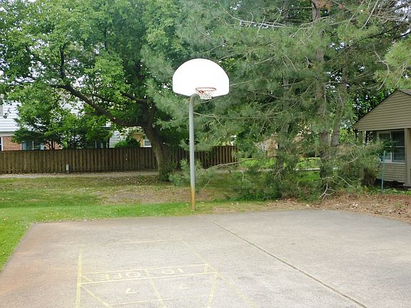 4th image of 24580 Bashian Dr #1