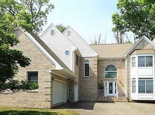 3 Stone Hill Rd, Wayne, NJ 07470