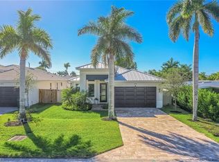 670 101st Ave N, Naples, FL 34108