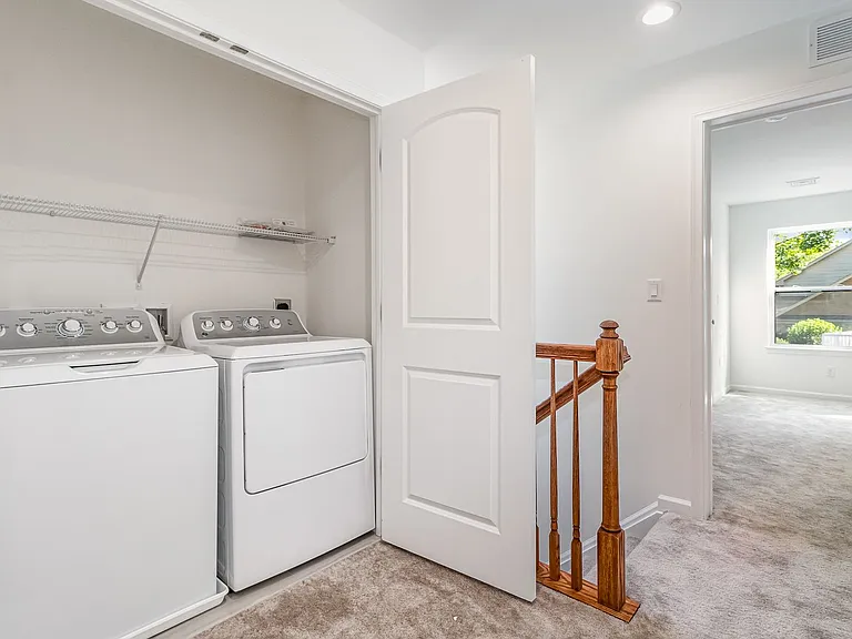 158 High Pointe Dr — Photo 23