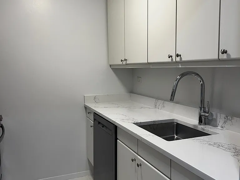 106 Central Park S #5O — Photo 8