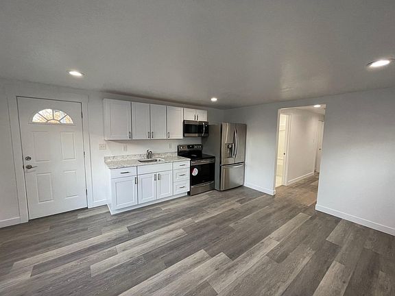 3rd image of 6915 S Brookhill Dr