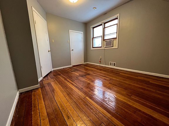 4th image of 3626 Oliver Ave N