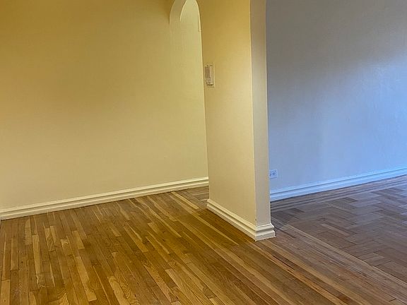 5th image of 4301 46th St APT 4J