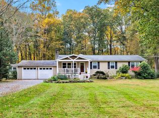 203 Wildflower Ln, Fairfield, CT 06824