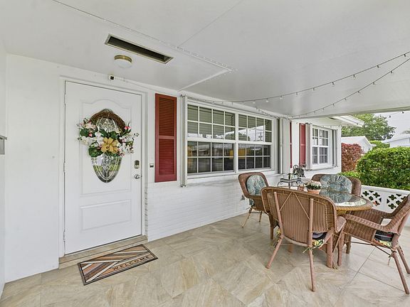 5th image of 2398 SW 9th Avenue N