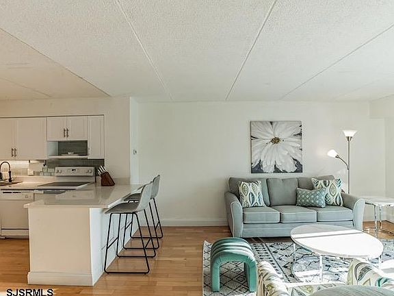 5th image of 2700 Atlantic Ave APT 408