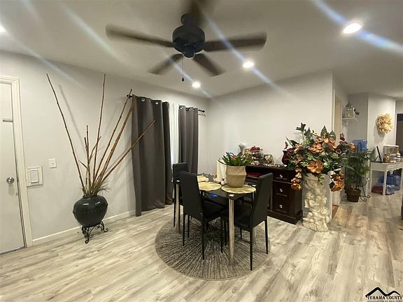 2nd image of 24850 5th Ave Space 25