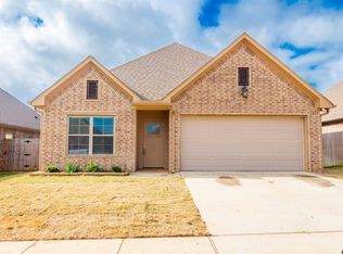 822 Lindsey Ln, Whitehouse, TX 75791