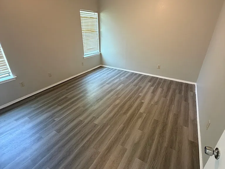 222 Lydia Cir — Photo 10