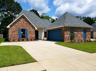 111 Olivewood Dr, Lafayette, LA 70508