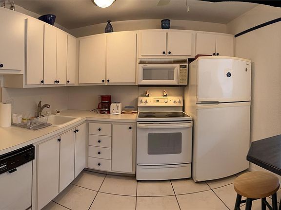 2nd image of 2520 NE 1st Court #309