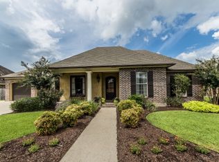 105 Crestmont Blvd, Youngsville, LA 70592