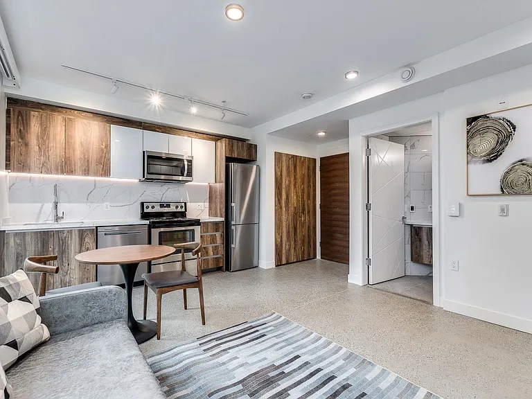 1170 Barclay St #202 — Photo 6