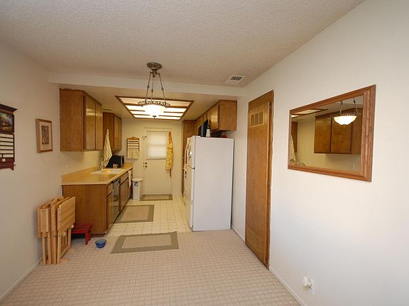 4th image of 418 W Center St