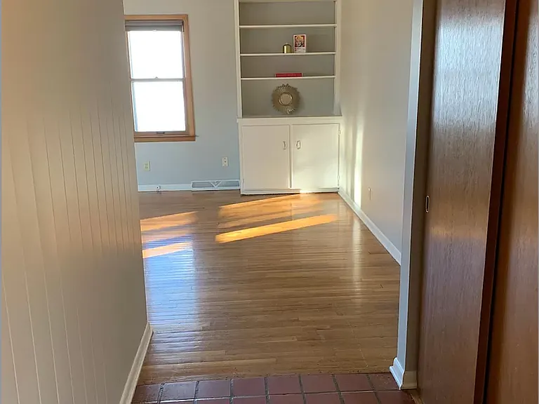 2731 Vassar Pl — Photo 2