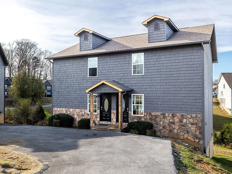1707 Willow Trace Ct — Photo 3
