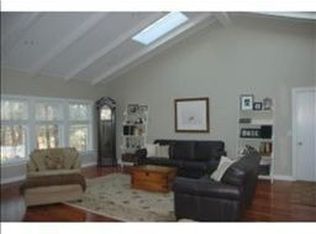 9 Hersey Ln, Stratham, NH 03885