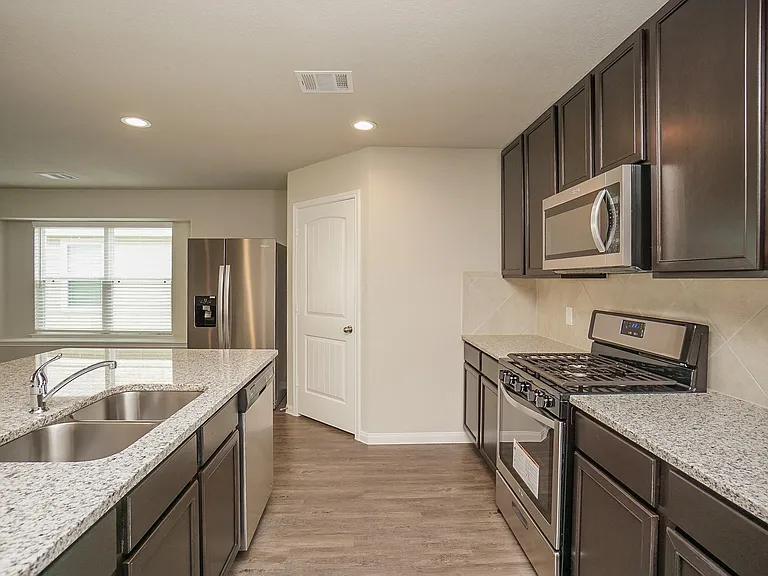 3331 Rosselli Brush Dr — Photo 12