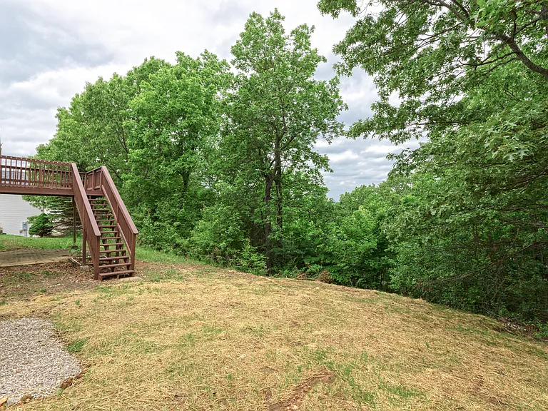131 Sawmill Ln — Photo 10