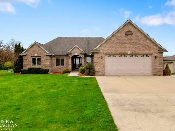 1143 Wales Center Rd, Goodells, MI 48027