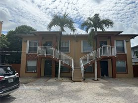128 W 21st St, Hialeah, FL