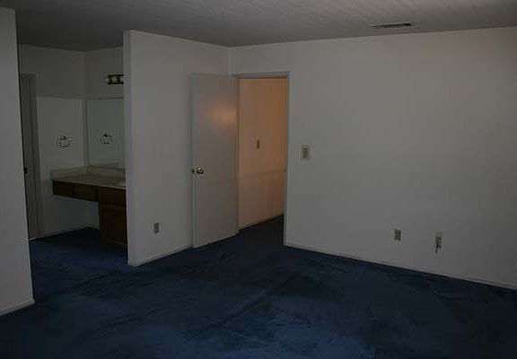 3rd image of 3220 Timberlane Dr