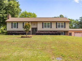 1039 Windwood Dr, Kernersville, NC 27284