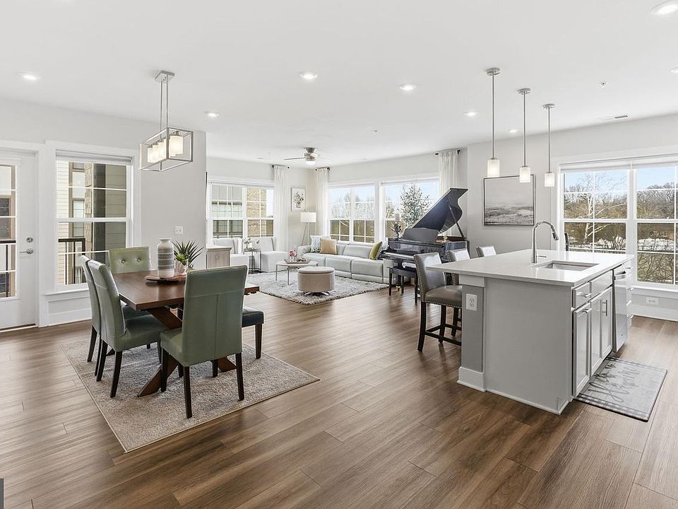 1st image of 102 Saint Ives Pl APT 307