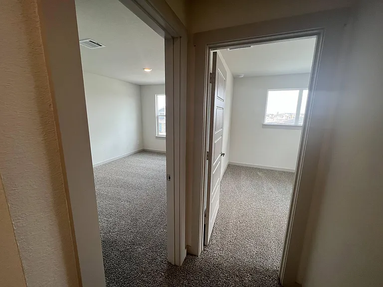 443 Wilshire Rd — Photo 10