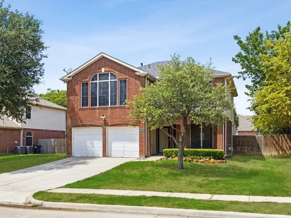 2709 Crater Lake Ln, Denton, TX 76210