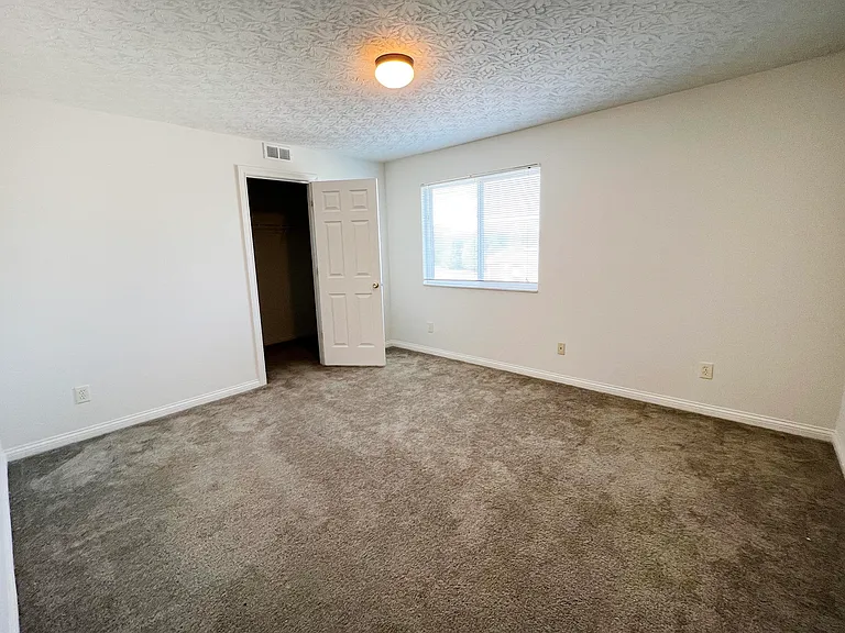 Walton Ridge Apartments — Photo 32