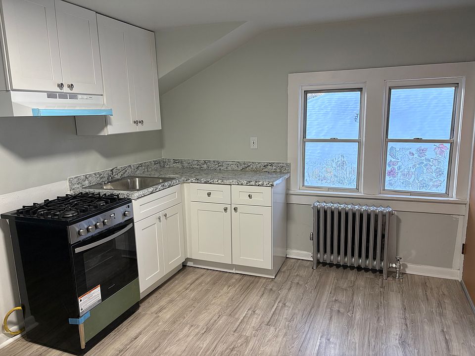 1st image of 591 Belleville Ave Floor 2