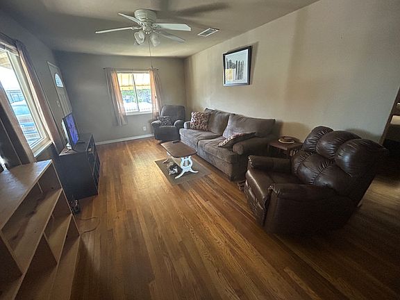 3rd image of 608 E Florinda St