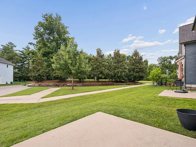 7514 Station Dr — Photo 24