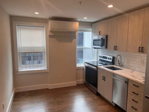 366 Hanover St, Boston, MA