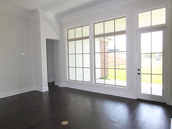 3rd image of 119 Beauchamp Ln