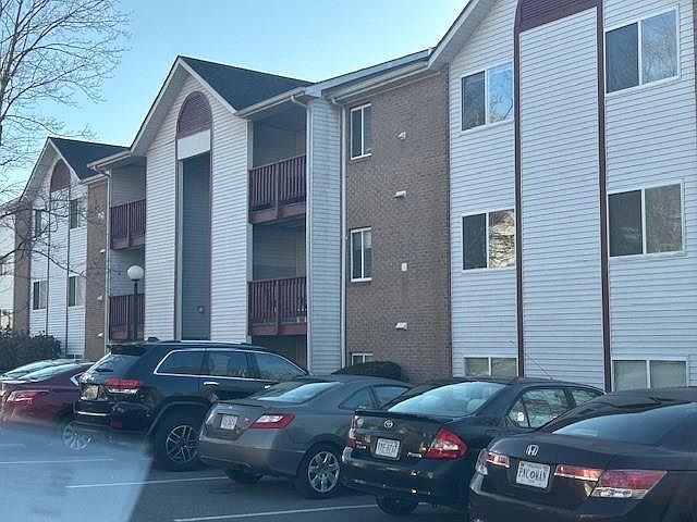 1st image of 403J Berryfield Ln #J