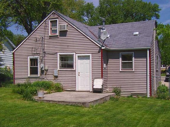 2nd image of 5212 Fountain Ln