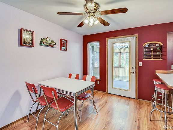 4th image of 5613 205th Street Ct E
